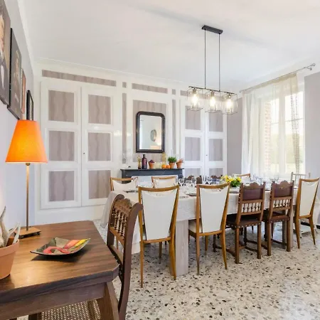 Yevres-le-petit, 6 Pieces, 10 Personnes - Fr-1-543-17 Holiday home