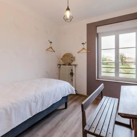 Yevres-le-petit, 6 Pieces, 10 Personnes - Fr-1-543-17 Holiday home *